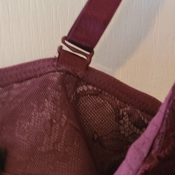 Torrid Dot and Lace Underwire Bra- Size 2 - Picture 3 of 4